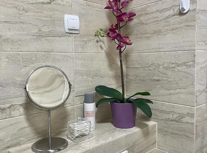 Apartment Away From - Dristor Bucharest