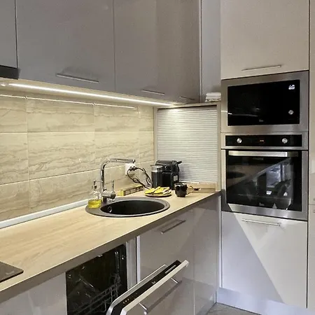 Away From - Dristor Daire