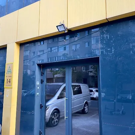 Daire Away From - Dristor